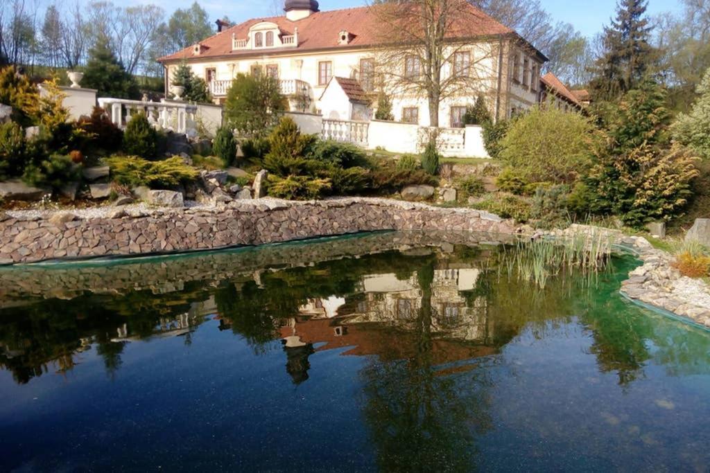 Zamecek Zdiky - Moderni Maly Apartman Bujanov Exterior photo